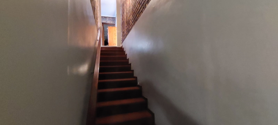 4 Bedroom Property for Sale in Noorsekloof Eastern Cape